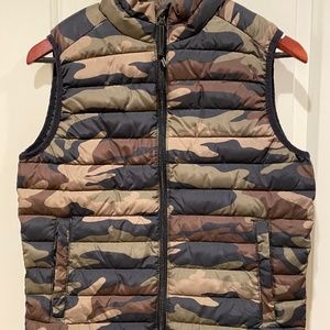 Camouflage vest size small